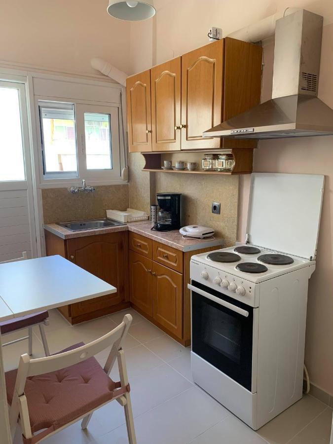 Meletis House Apartment ลูตรากี ภายนอก รูปภาพ